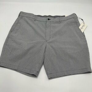 Men’s Walter Hagen‎ 9 in flat front seersucker shorts size 42.